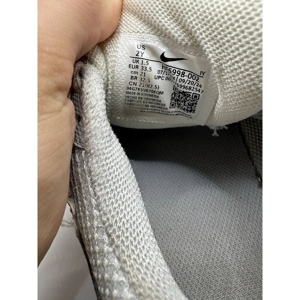 Nike Vomero 5 Grey And White Youth 2